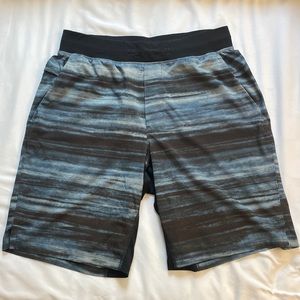 Mens Lululemon THE shorts 7in inseam Size M